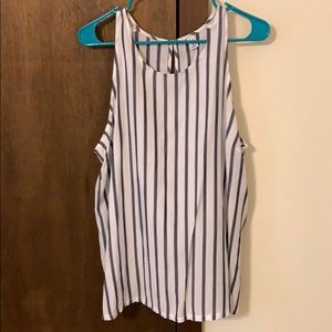 🌌Beautiful Old Navy striped tank top!!🌌